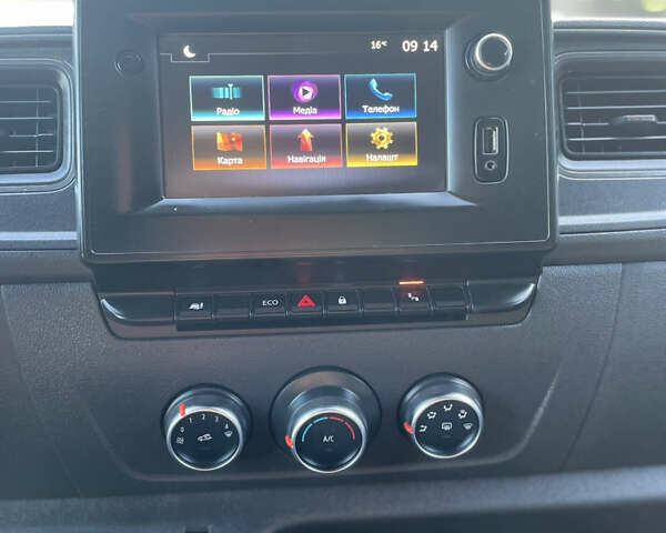 Белый Рено Мастер, объемом двигателя 2.3 л и пробегом 135 тыс. км за 20600 $, фото 35 на Automoto.ua