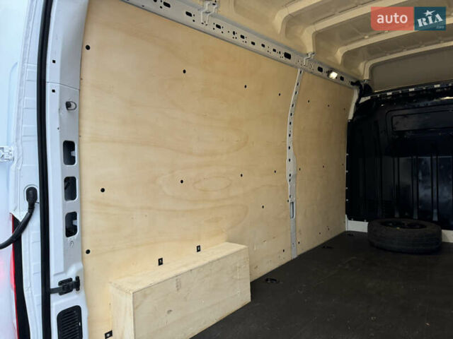 Белый Рено Мастер, объемом двигателя 2.3 л и пробегом 174 тыс. км за 21500 $, фото 38 на Automoto.ua