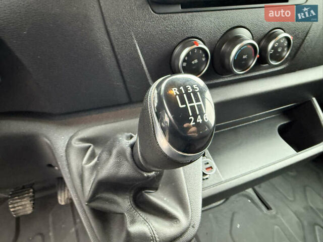 Белый Рено Мастер, объемом двигателя 0 л и пробегом 193 тыс. км за 23900 $, фото 24 на Automoto.ua