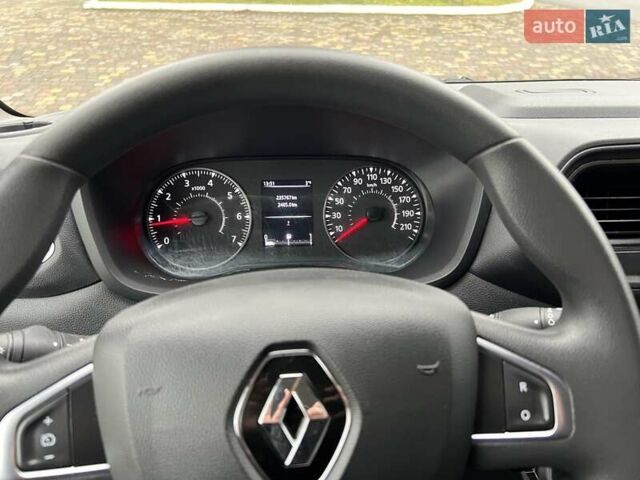 Белый Рено Мастер, объемом двигателя 2.3 л и пробегом 235 тыс. км за 18799 $, фото 42 на Automoto.ua