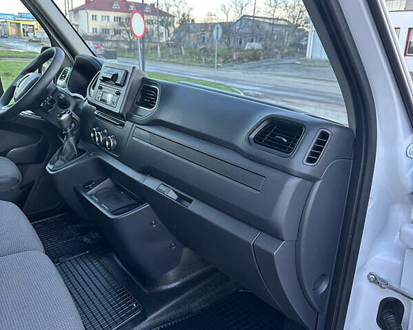 Білий Рено Мастєр, об'ємом двигуна 2.3 л та пробігом 201 тис. км за 18700 $, фото 61 на Automoto.ua