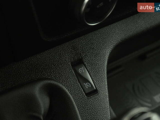 Белый Рено Мастер, объемом двигателя 2.3 л и пробегом 217 тыс. км за 19999 $, фото 31 на Automoto.ua