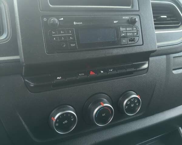 Белый Рено Мастер, объемом двигателя 2.3 л и пробегом 307 тыс. км за 20350 $, фото 17 на Automoto.ua