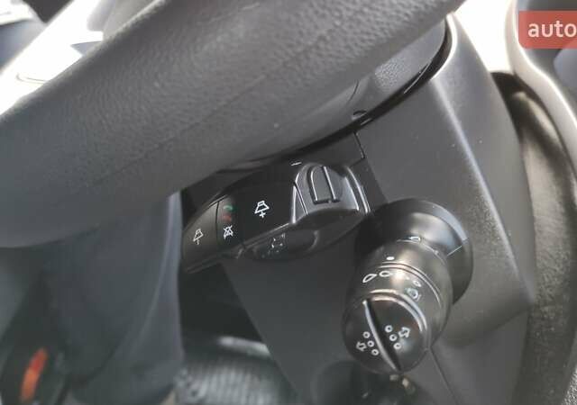 Білий Рено Мастєр, об'ємом двигуна 2.3 л та пробігом 238 тис. км за 17400 $, фото 30 на Automoto.ua