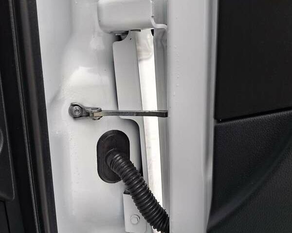 Білий Рено Мастєр, об'ємом двигуна 2.3 л та пробігом 276 тис. км за 17900 $, фото 19 на Automoto.ua