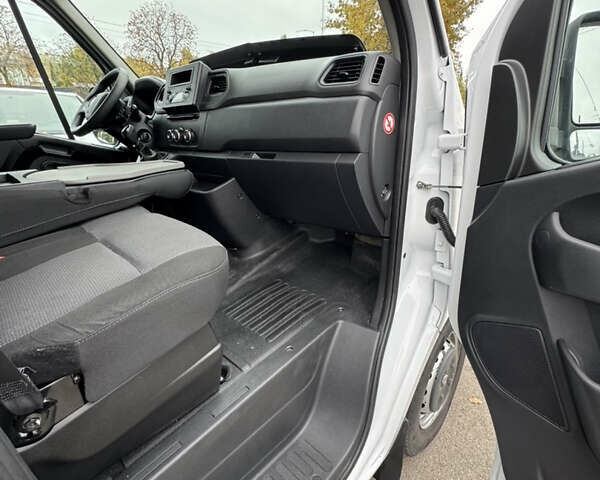 Рено Мастер 2020 в Киеве на Automoto.ua Белый Рено Мастер, объемом двигателя 2.3 л и пробегом 252 тыс. км за 25700 $, фото 23 на Automoto.ua