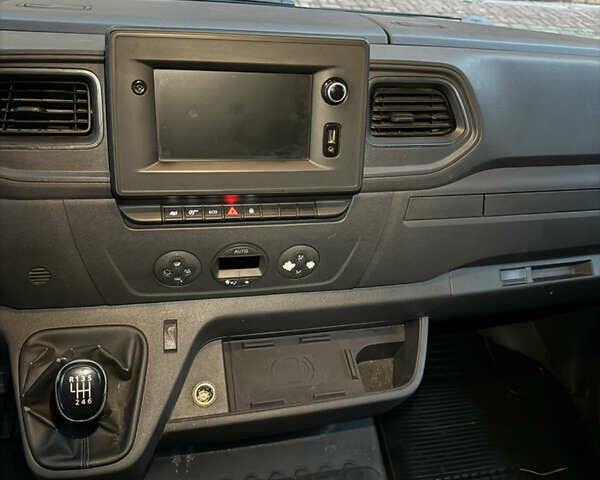 Білий Рено Мастєр, об'ємом двигуна 2.3 л та пробігом 218 тис. км за 21500 $, фото 5 на Automoto.ua