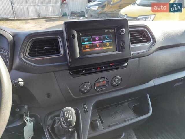 Белый Рено Мастер, объемом двигателя 2.3 л и пробегом 280 тыс. км за 17900 $, фото 54 на Automoto.ua
