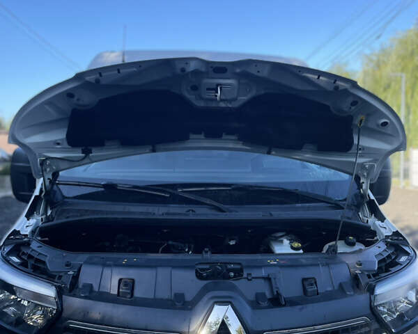 Белый Рено Мастер, объемом двигателя 2.3 л и пробегом 135 тыс. км за 20600 $, фото 54 на Automoto.ua