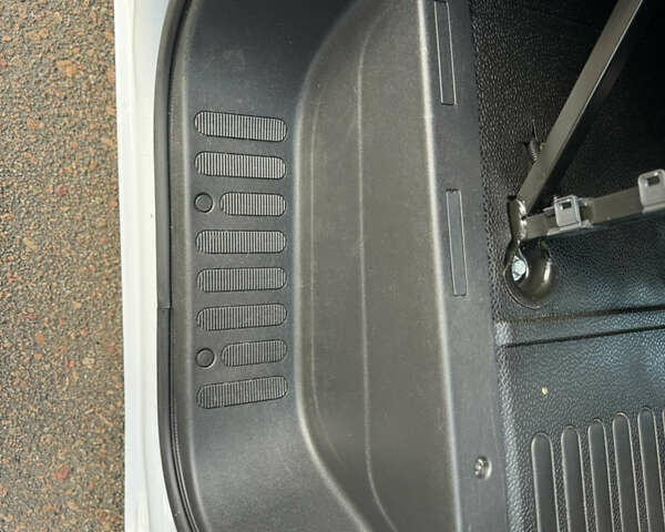 Белый Рено Мастер, объемом двигателя 2.3 л и пробегом 209 тыс. км за 21000 $, фото 67 на Automoto.ua