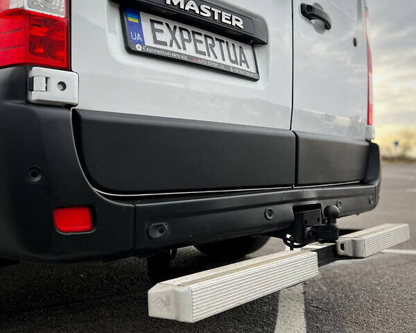 Білий Рено Мастєр, об'ємом двигуна 2.3 л та пробігом 107 тис. км за 23900 $, фото 10 на Automoto.ua