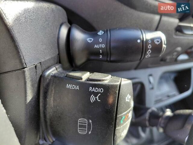 Белый Рено Мастер, объемом двигателя 2.3 л и пробегом 280 тыс. км за 17900 $, фото 60 на Automoto.ua