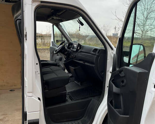 Білий Рено Мастєр, об'ємом двигуна 2.3 л та пробігом 110 тис. км за 19500 $, фото 11 на Automoto.ua