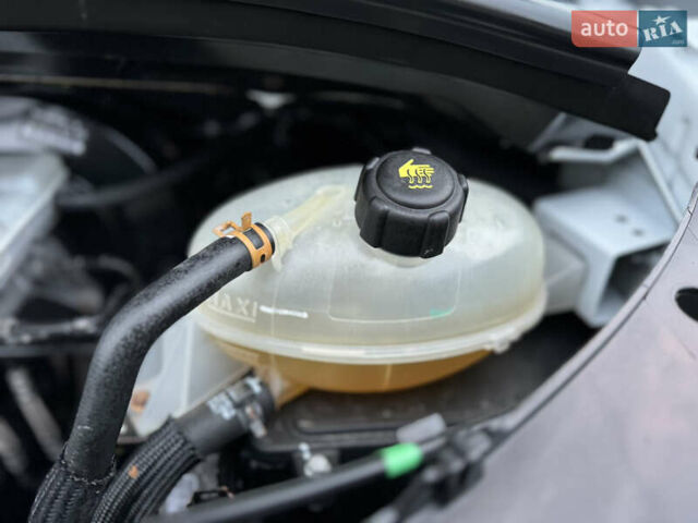 Белый Рено Мастер, объемом двигателя 2.3 л и пробегом 174 тыс. км за 21500 $, фото 91 на Automoto.ua