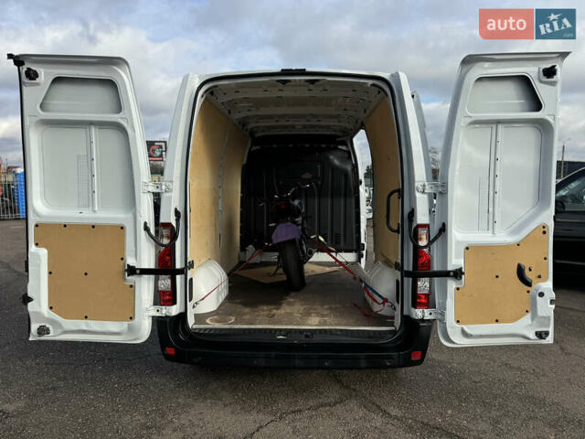 Белый Рено Мастер, объемом двигателя 2.3 л и пробегом 209 тыс. км за 21000 $, фото 102 на Automoto.ua