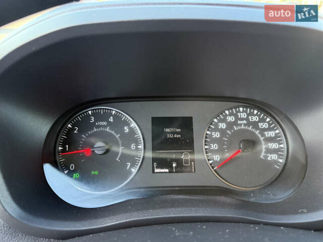 Білий Рено Мастєр, об'ємом двигуна 2.3 л та пробігом 187 тис. км за 21900 $, фото 32 на Automoto.ua