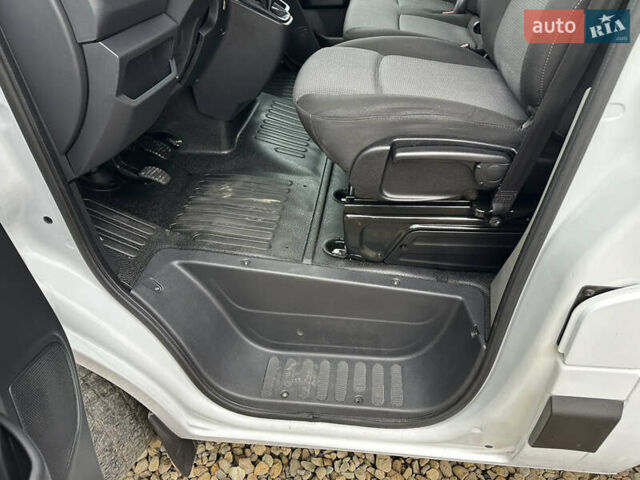 Білий Рено Мастєр, об'ємом двигуна 2.3 л та пробігом 216 тис. км за 25300 $, фото 13 на Automoto.ua