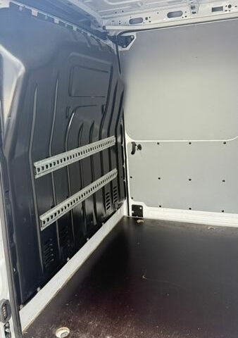 Белый Рено Мастер, объемом двигателя 2.3 л и пробегом 256 тыс. км за 17900 $, фото 25 на Automoto.ua