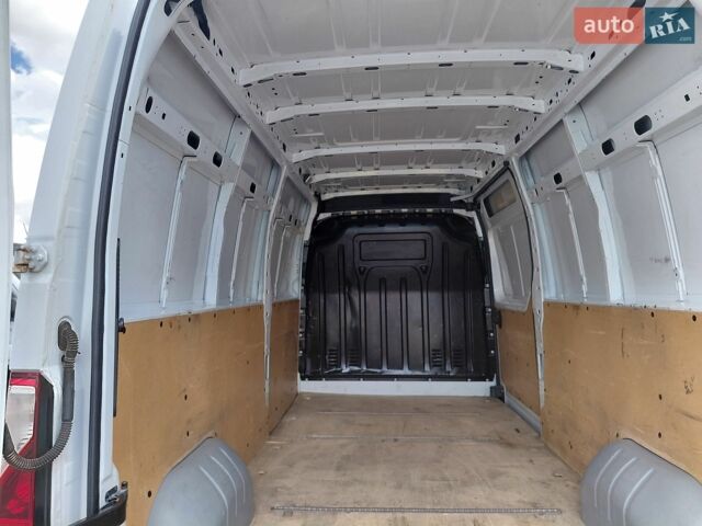 Белый Рено Мастер, объемом двигателя 2.3 л и пробегом 150 тыс. км за 18600 $, фото 17 на Automoto.ua
