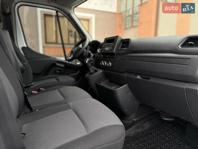 Белый Рено Мастер, объемом двигателя 2.3 л и пробегом 234 тыс. км за 17999 $, фото 32 на Automoto.ua