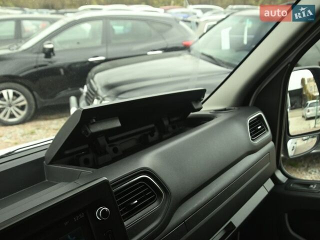 Белый Рено Мастер, объемом двигателя 2.3 л и пробегом 217 тыс. км за 19999 $, фото 29 на Automoto.ua