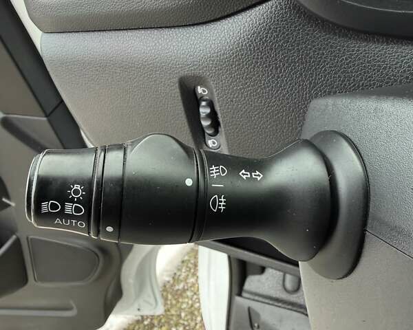 Белый Рено Мастер, объемом двигателя 2.3 л и пробегом 280 тыс. км за 28499 $, фото 33 на Automoto.ua