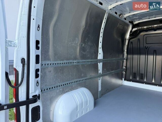 Белый Рено Мастер, объемом двигателя 2.3 л и пробегом 370 тыс. км за 16950 $, фото 21 на Automoto.ua