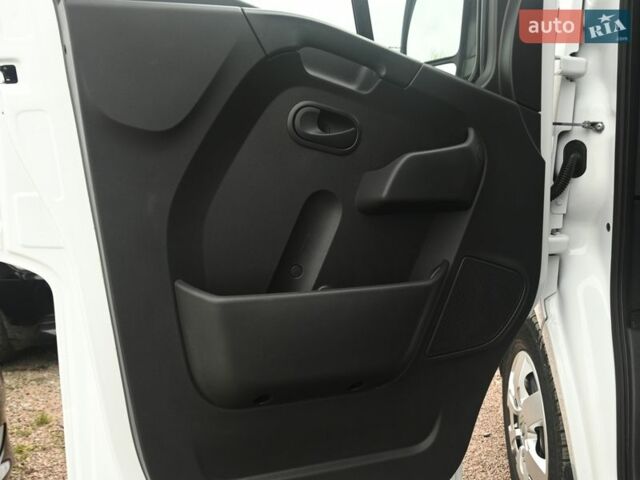 Белый Рено Мастер, объемом двигателя 2.3 л и пробегом 217 тыс. км за 19999 $, фото 22 на Automoto.ua