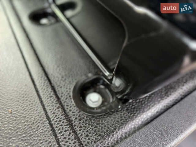 Белый Рено Мастер, объемом двигателя 2.3 л и пробегом 209 тыс. км за 21000 $, фото 45 на Automoto.ua