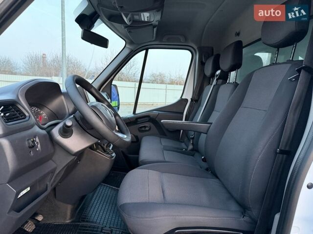 Белый Рено Мастер, объемом двигателя 0 л и пробегом 220 тыс. км за 23500 $, фото 35 на Automoto.ua