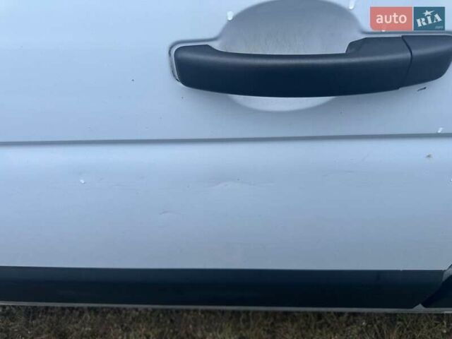 Белый Рено Мастер, объемом двигателя 2.3 л и пробегом 249 тыс. км за 17000 $, фото 4 на Automoto.ua