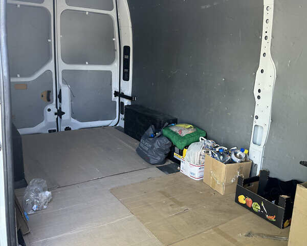 Белый Рено Мастер, объемом двигателя 2.3 л и пробегом 254 тыс. км за 21500 $, фото 3 на Automoto.ua