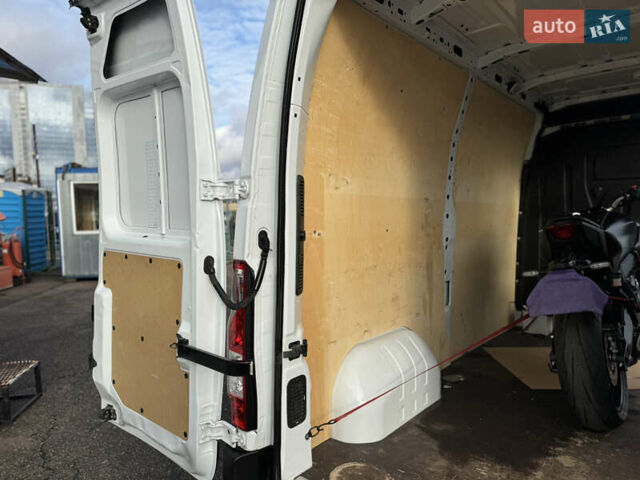 Белый Рено Мастер, объемом двигателя 2.3 л и пробегом 209 тыс. км за 21000 $, фото 106 на Automoto.ua