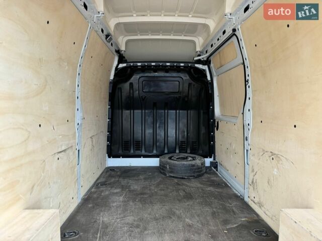 Белый Рено Мастер, объемом двигателя 2.3 л и пробегом 185 тыс. км за 23500 $, фото 58 на Automoto.ua