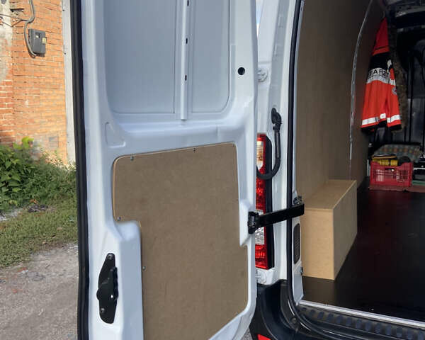 Білий Рено Мастєр, об'ємом двигуна 2.3 л та пробігом 149 тис. км за 21700 $, фото 12 на Automoto.ua