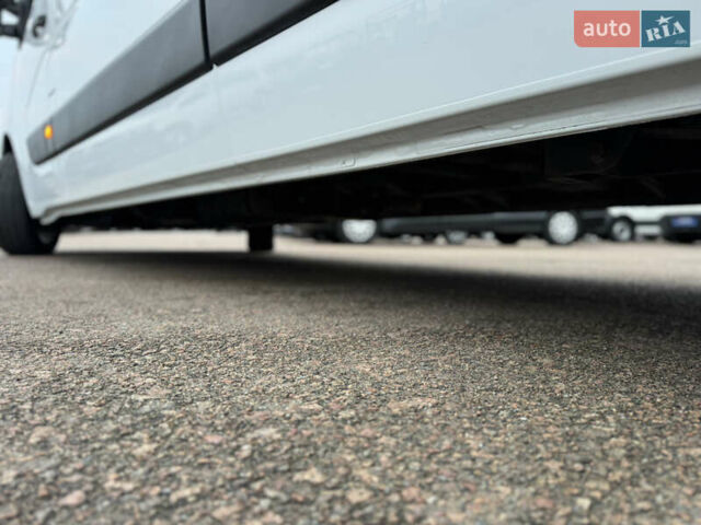 Белый Рено Мастер, объемом двигателя 2.3 л и пробегом 174 тыс. км за 21500 $, фото 29 на Automoto.ua