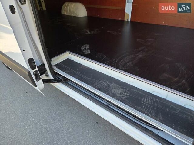 Белый Рено Мастер, объемом двигателя 0 л и пробегом 192 тыс. км за 21900 $, фото 31 на Automoto.ua