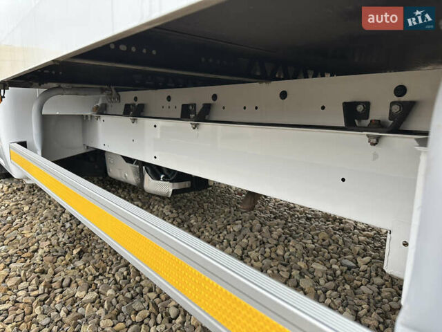 Білий Рено Мастєр, об'ємом двигуна 2.3 л та пробігом 216 тис. км за 25300 $, фото 10 на Automoto.ua