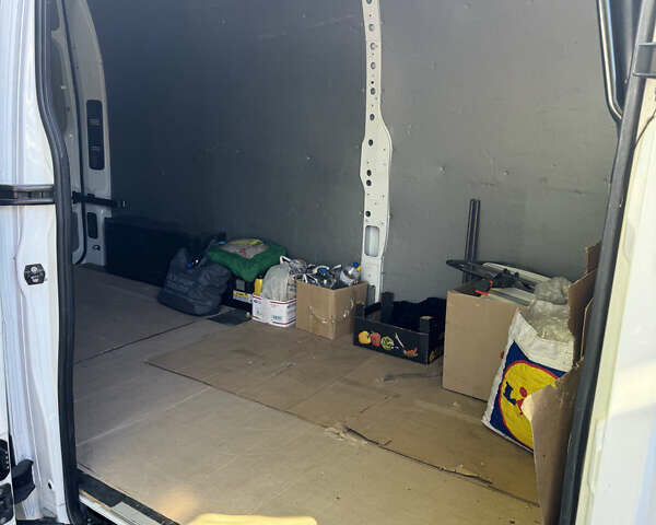 Белый Рено Мастер, объемом двигателя 2.3 л и пробегом 254 тыс. км за 21500 $, фото 4 на Automoto.ua