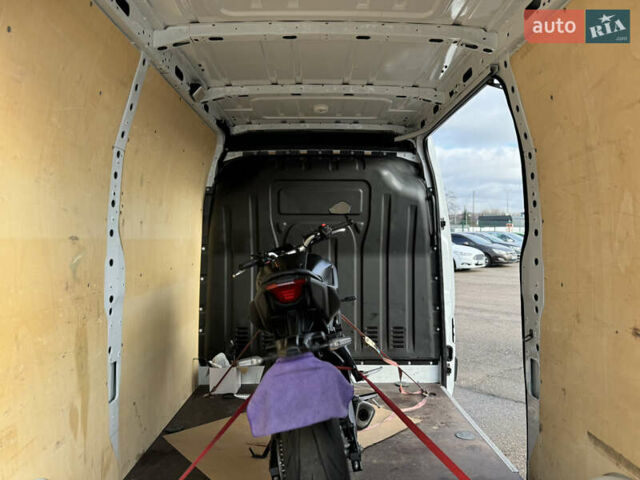 Белый Рено Мастер, объемом двигателя 2.3 л и пробегом 209 тыс. км за 21000 $, фото 110 на Automoto.ua