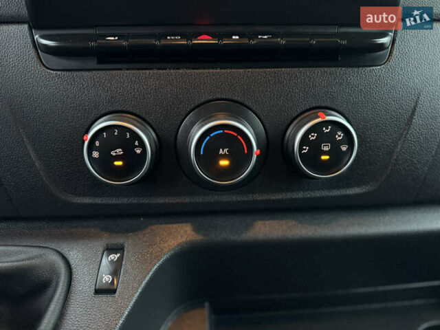 Белый Рено Мастер, объемом двигателя 2.3 л и пробегом 174 тыс. км за 21500 $, фото 82 на Automoto.ua