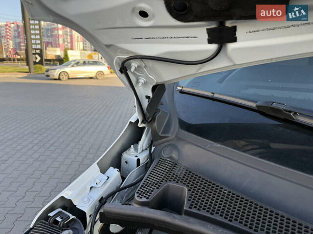 Білий Рено Мастєр, об'ємом двигуна 2.3 л та пробігом 187 тис. км за 21900 $, фото 64 на Automoto.ua