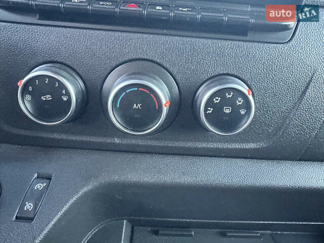 Білий Рено Мастєр, об'ємом двигуна 2.3 л та пробігом 201 тис. км за 18700 $, фото 50 на Automoto.ua