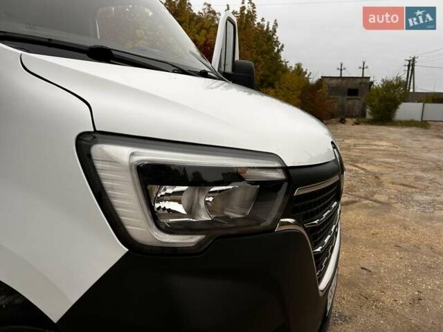 Рено Мастєр 2020 у Кременце на Automoto.ua Білий Рено Мастєр, об'ємом двигуна 2.3 л та пробігом 214 тис. км за 17300 $, фото 3 на Automoto.ua
