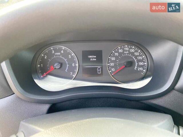 Белый Рено Мастер, объемом двигателя 2.3 л и пробегом 138 тыс. км за 18850 $, фото 37 на Automoto.ua