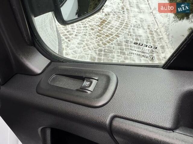 Білий Рено Мастєр, об'ємом двигуна 2.3 л та пробігом 209 тис. км за 18700 $, фото 51 на Automoto.ua