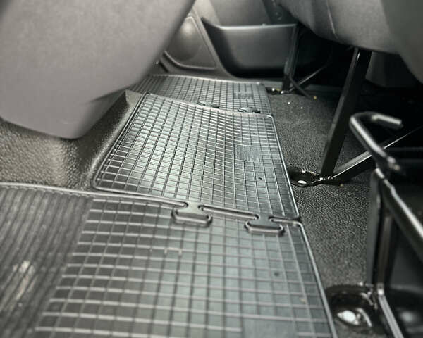 Белый Рено Мастер, объемом двигателя 2.3 л и пробегом 240 тыс. км за 18500 $, фото 55 на Automoto.ua