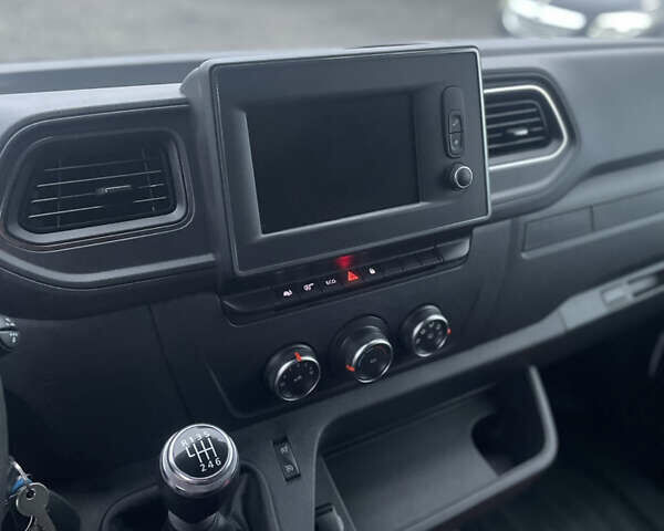 Белый Рено Мастер, объемом двигателя 2.3 л и пробегом 202 тыс. км за 21900 $, фото 18 на Automoto.ua