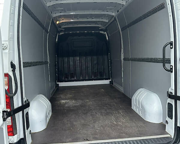 Белый Рено Мастер, объемом двигателя 2.3 л и пробегом 130 тыс. км за 23500 $, фото 13 на Automoto.ua