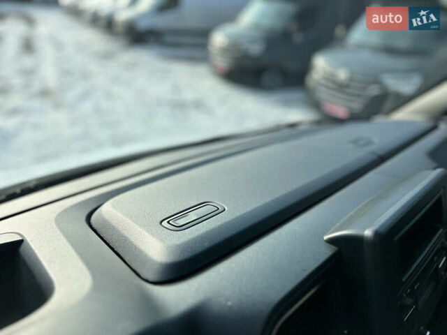 Белый Рено Мастер, объемом двигателя 2.3 л и пробегом 200 тыс. км за 17850 $, фото 48 на Automoto.ua